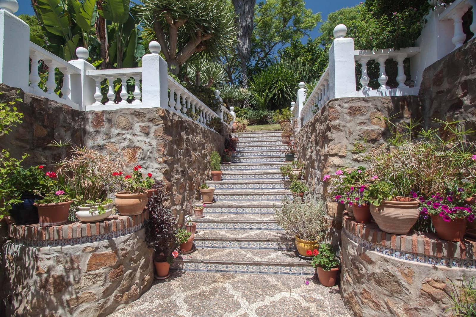 4 bedroom Villa for sale in Manilva with pool garage - € 795,000 (Ref: 6221583)