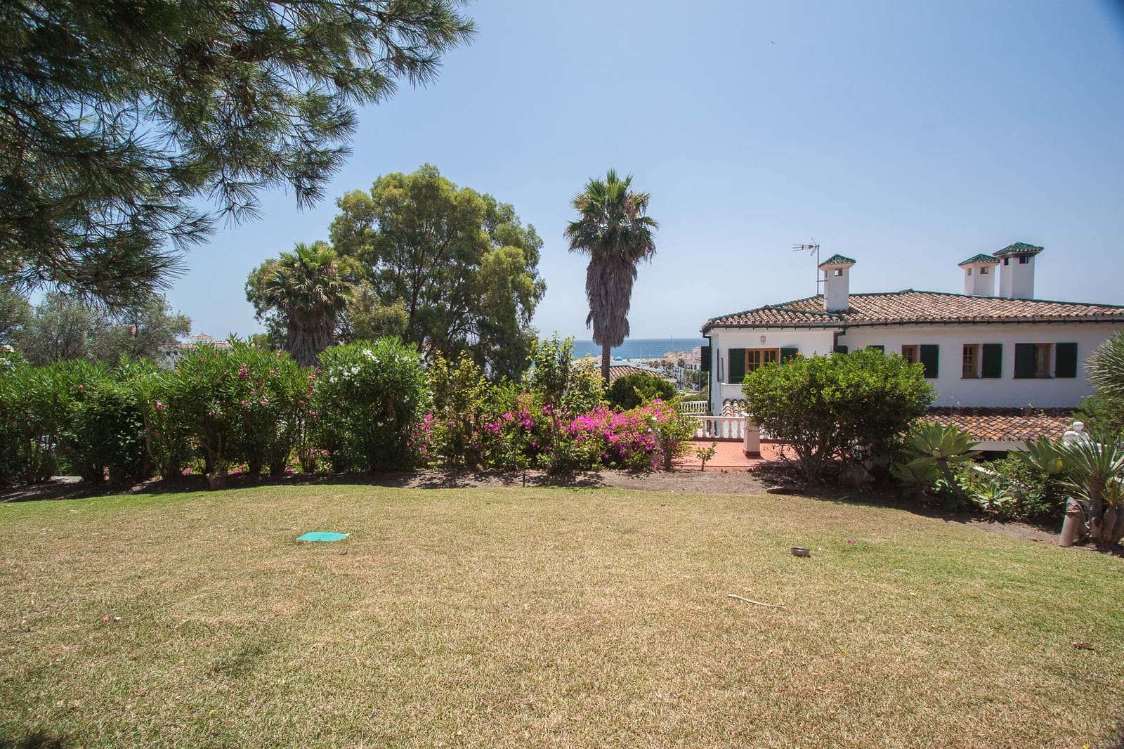 4 bedroom Villa for sale in Manilva with pool garage - € 795,000 (Ref: 6221583)