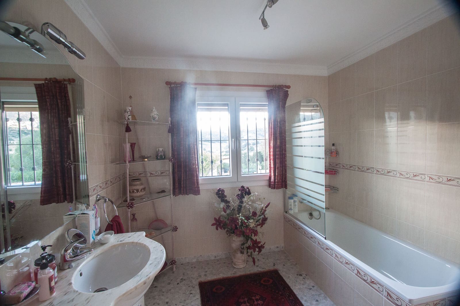 4 quarto Quinta/Casa Rural para venda em Estepona com piscina garagem - 875 000 € (Ref: 6346041)