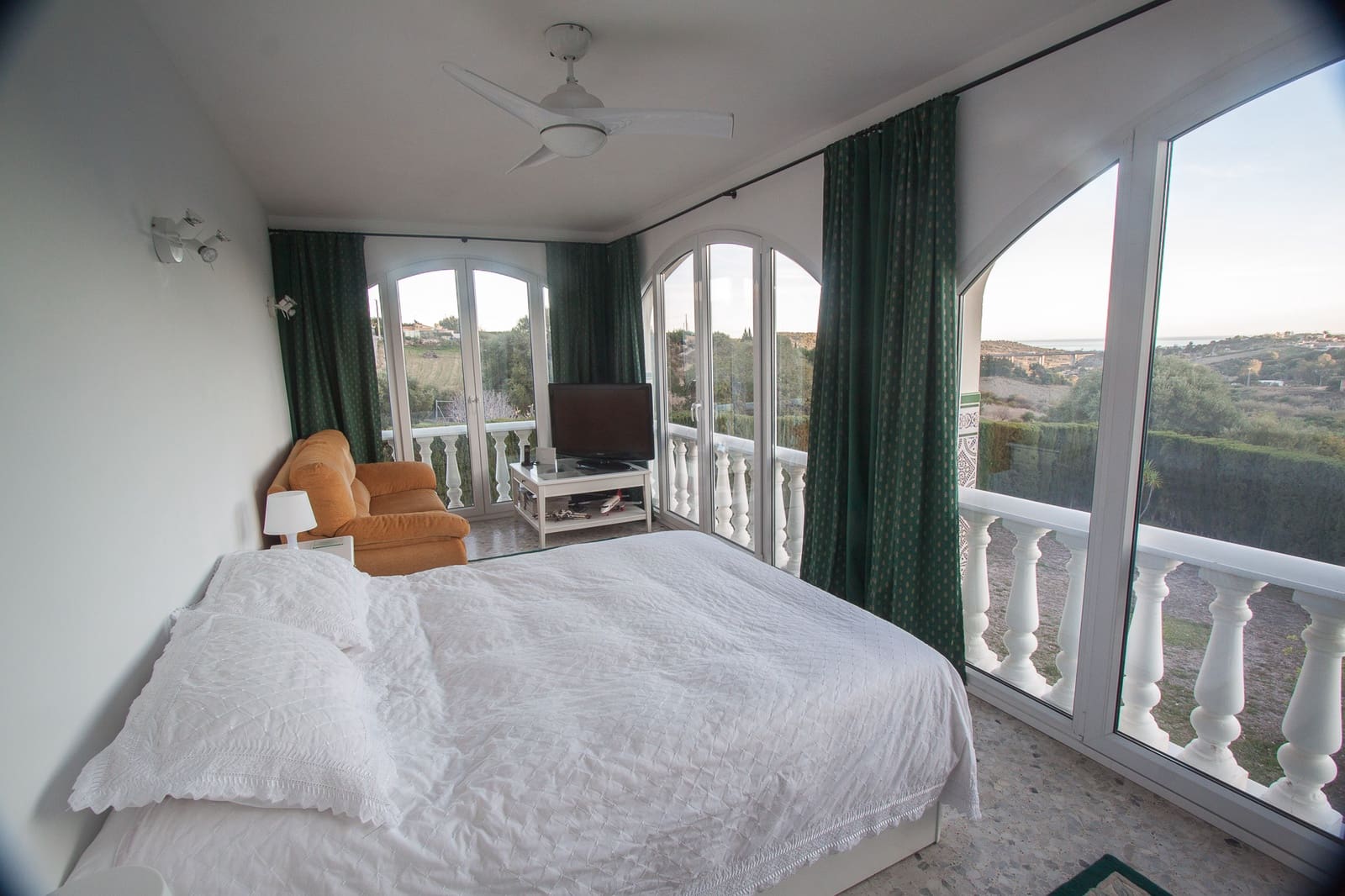 4 quarto Quinta/Casa Rural para venda em Estepona com piscina garagem - 875 000 € (Ref: 6346041)