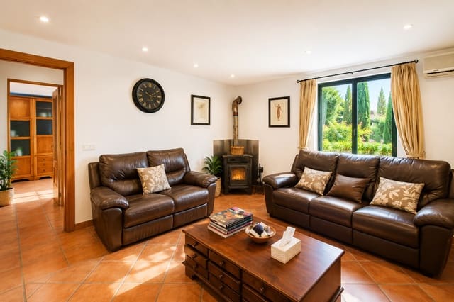 3 bedroom Finca/Country House for sale in Casares with pool garage - € 650,000 (Ref: 6994521)