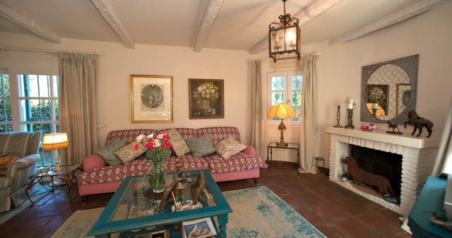 3 chambre Finca/Maison de Campagne à vendre à Estepona avec garage - 799 000 € (Ref: 7401978)