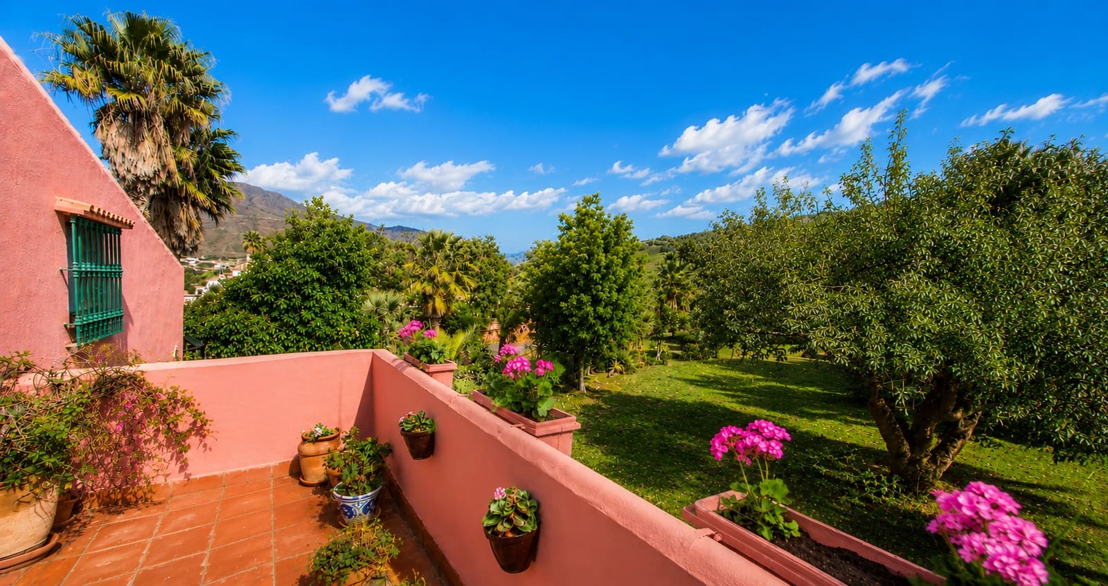 3 slaapkamer Finca/Landhuis te koop in Estepona met garage - € 875.000 (Ref: 7401978)