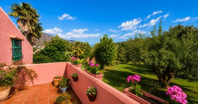 3 Zimmer Finca/Landgut zu verkaufen in Estepona mit Garage - 875.000 € (Ref: 7401978)