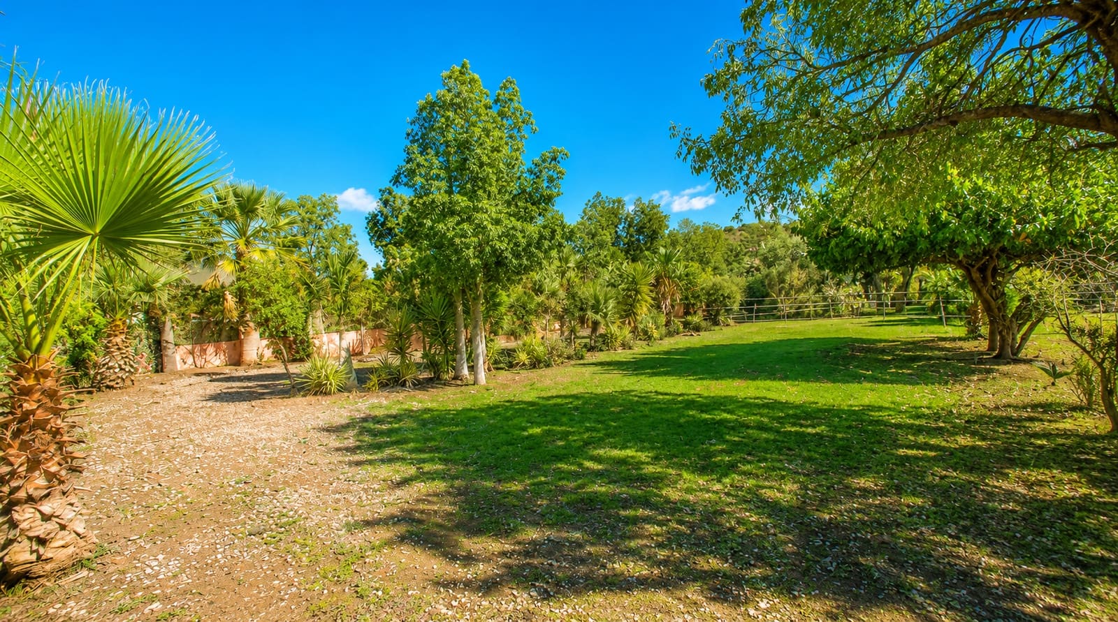3 slaapkamer Finca/Landhuis te koop in Estepona met garage - € 875.000 (Ref: 7401978)