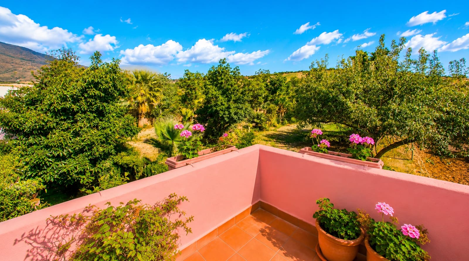 3 slaapkamer Finca/Landhuis te koop in Estepona met garage - € 875.000 (Ref: 7401978)