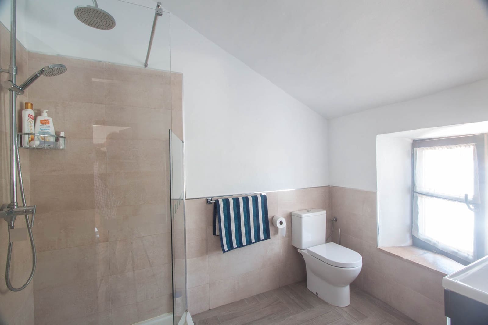 5 soveværelse Finca/Landehus til salg i Cortes de la Frontera med swimmingpool - € 399.950 (Ref: 7506633)