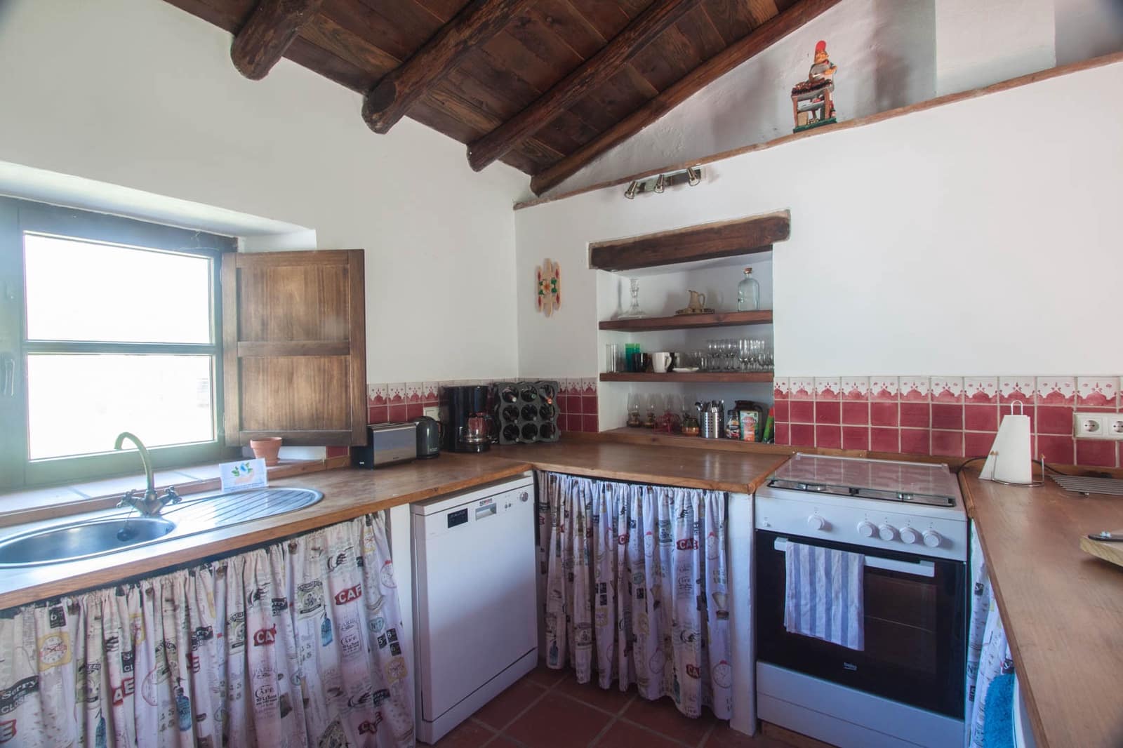 5 soveværelse Finca/Landehus til salg i Cortes de la Frontera med swimmingpool - € 399.950 (Ref: 7506633)