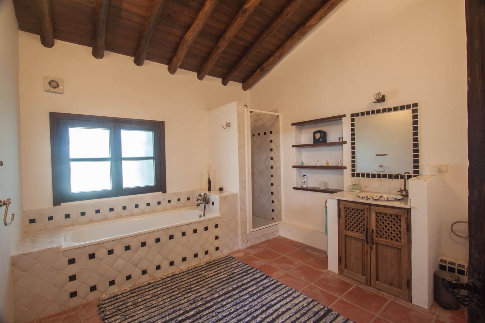 5 soveværelse Finca/Landehus til salg i Cortes de la Frontera med swimmingpool - € 399.950 (Ref: 7506633)