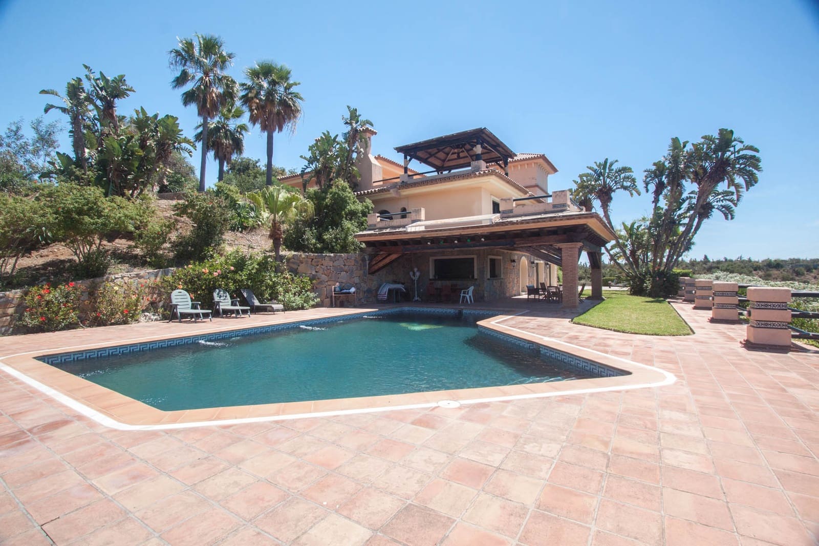 4 soveværelse Finca/Landehus til salg i Estepona med swimmingpool garage - € 2.450.000 (Ref: 7656198)