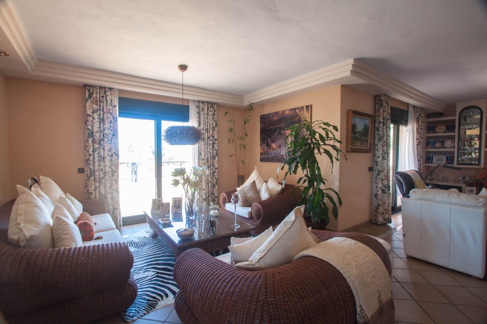 4 soveværelse Finca/Landehus til salg i Estepona med swimmingpool garage - € 2.450.000 (Ref: 7656198)