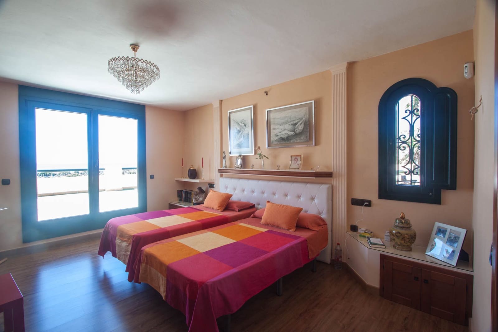 4 soveværelse Finca/Landehus til salg i Estepona med swimmingpool garage - € 2.450.000 (Ref: 7656198)