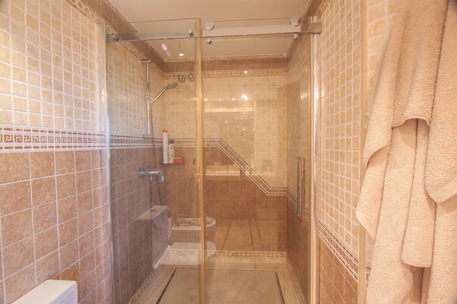 4 soveværelse Finca/Landehus til salg i Estepona med swimmingpool garage - € 2.450.000 (Ref: 7656198)