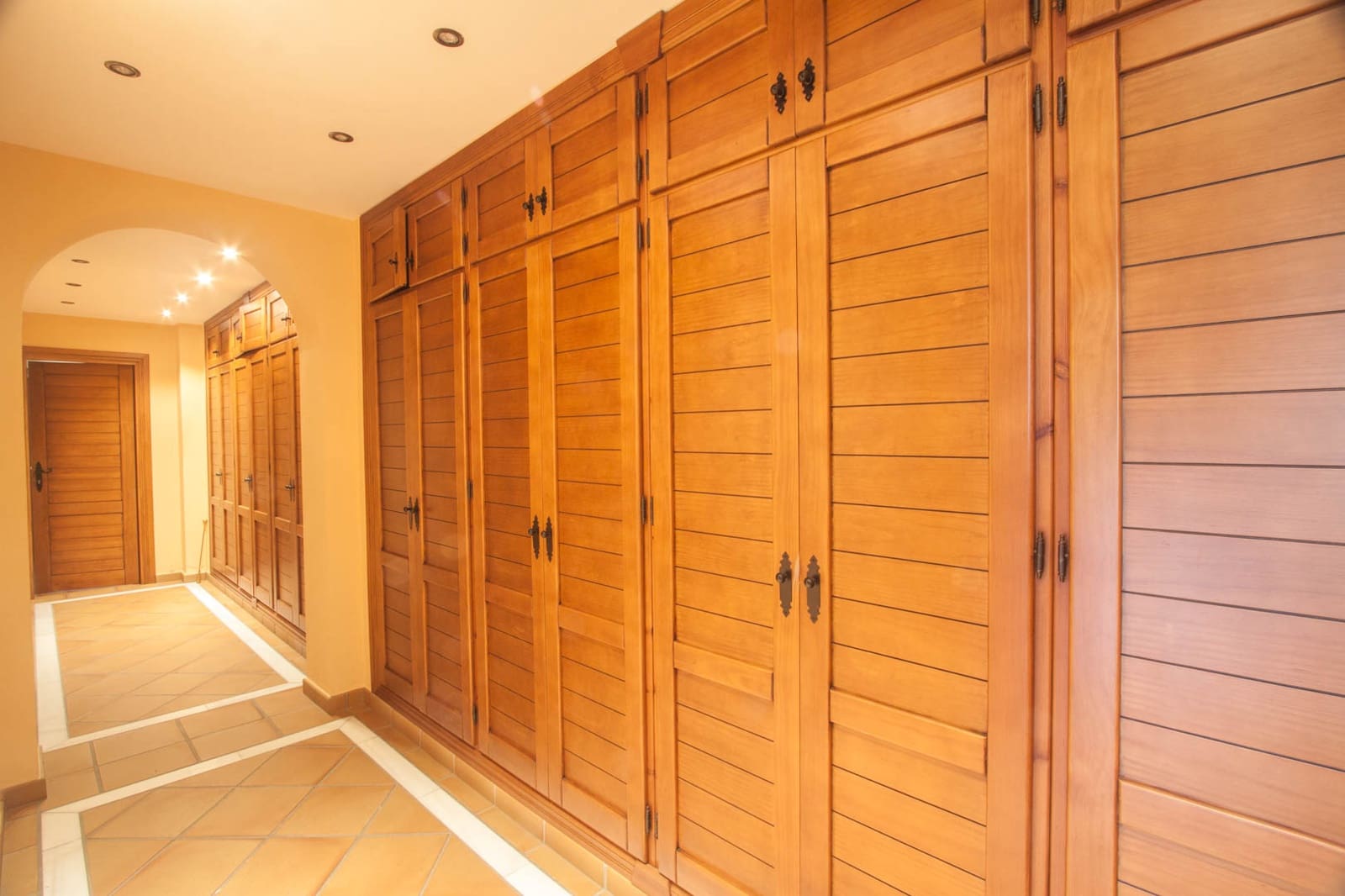 4 soveværelse Finca/Landehus til salg i Estepona med swimmingpool garage - € 2.450.000 (Ref: 7656198)