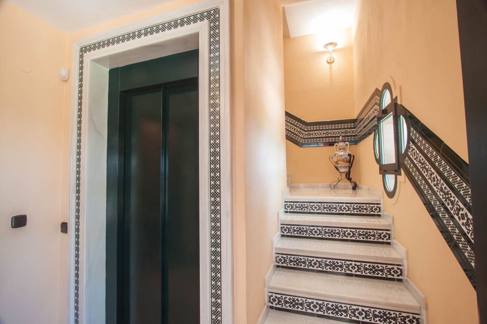 4 soveværelse Finca/Landehus til salg i Estepona med swimmingpool garage - € 2.450.000 (Ref: 7656198)