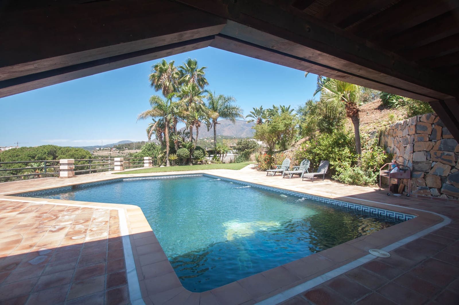 4 soveværelse Finca/Landehus til salg i Estepona med swimmingpool garage - € 2.450.000 (Ref: 7656198)