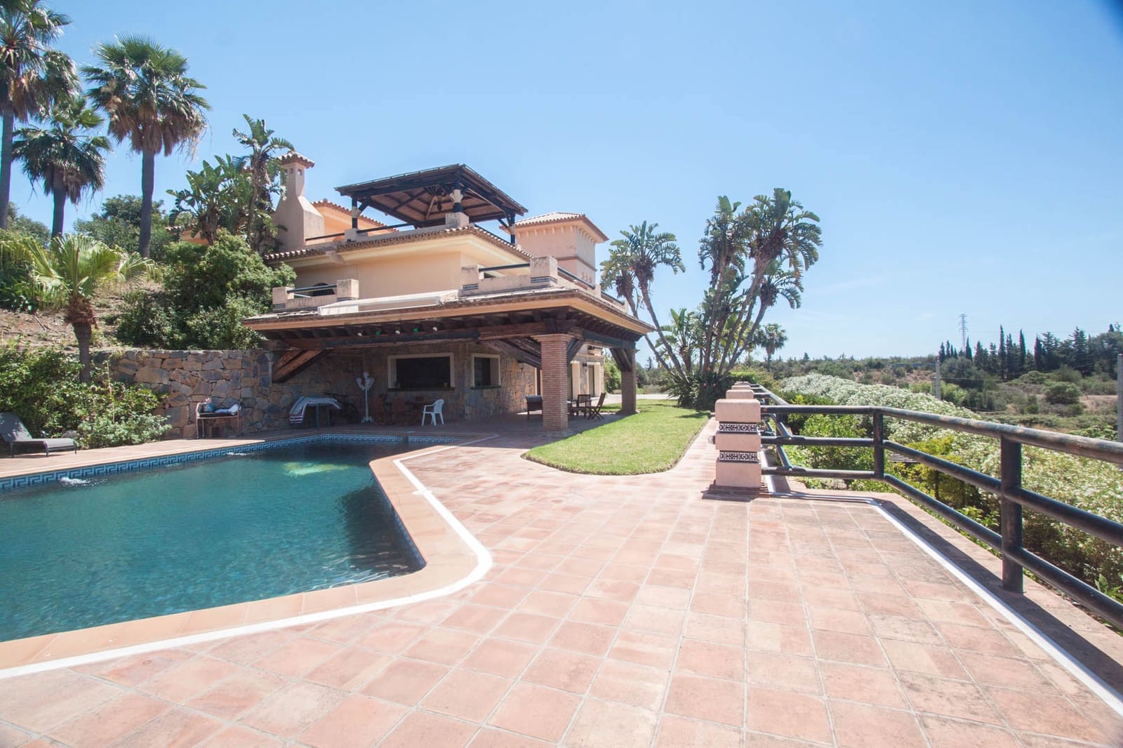 4 soveværelse Finca/Landehus til salg i Estepona med swimmingpool garage - € 2.450.000 (Ref: 7656198)