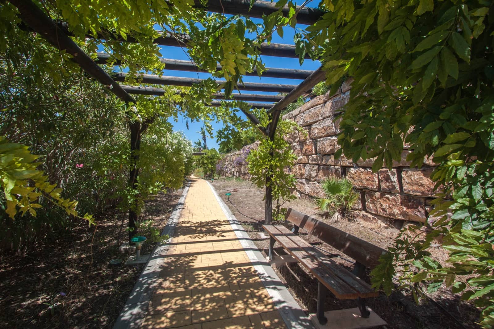 4 soveværelse Finca/Landehus til salg i Estepona med swimmingpool garage - € 2.450.000 (Ref: 7656198)