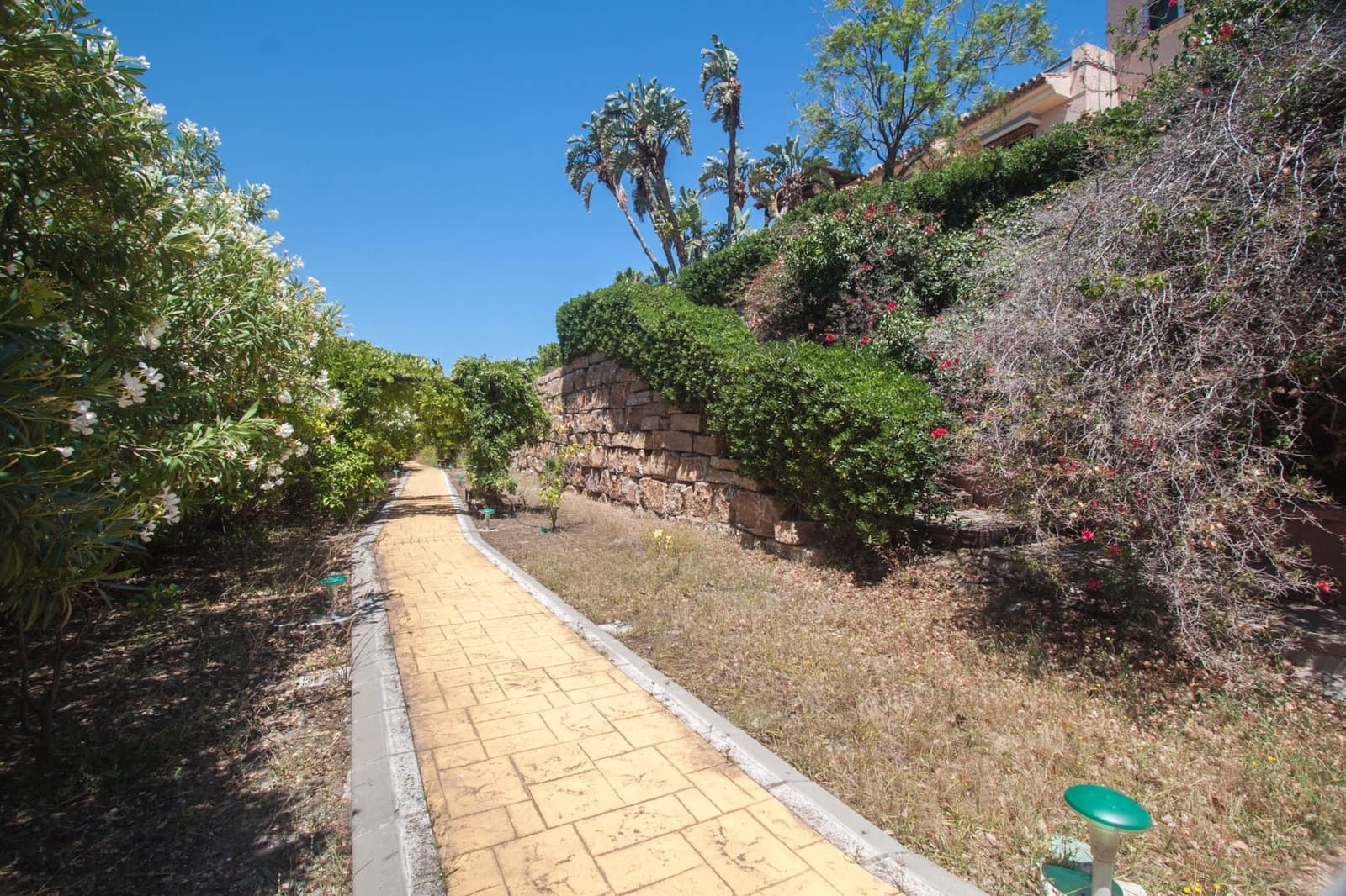 4 soveværelse Finca/Landehus til salg i Estepona med swimmingpool garage - € 2.450.000 (Ref: 7656198)