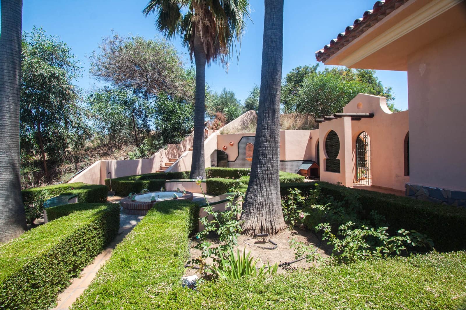 4 soveværelse Finca/Landehus til salg i Estepona med swimmingpool garage - € 2.450.000 (Ref: 7656198)