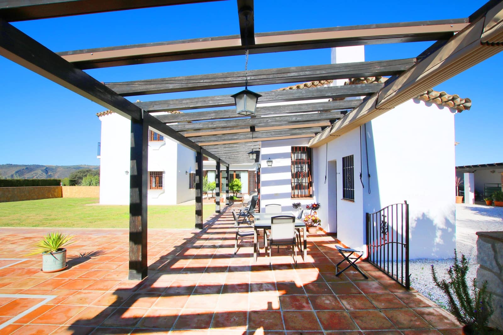 5 soveværelse Finca/Landehus til salg i Ronda med swimmingpool garage - € 1.495.000 (Ref: 8036952)