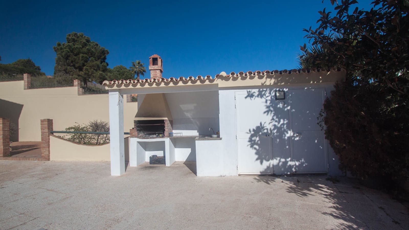 6 sypialnia Finka/Dom wiejski na sprzedaż w Estepona z basenem garażem - 995 000 € (Ref: 8742848)