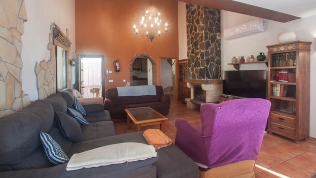 6 sypialnia Finka/Dom wiejski na sprzedaż w Estepona z basenem garażem - 995 000 € (Ref: 8742848)