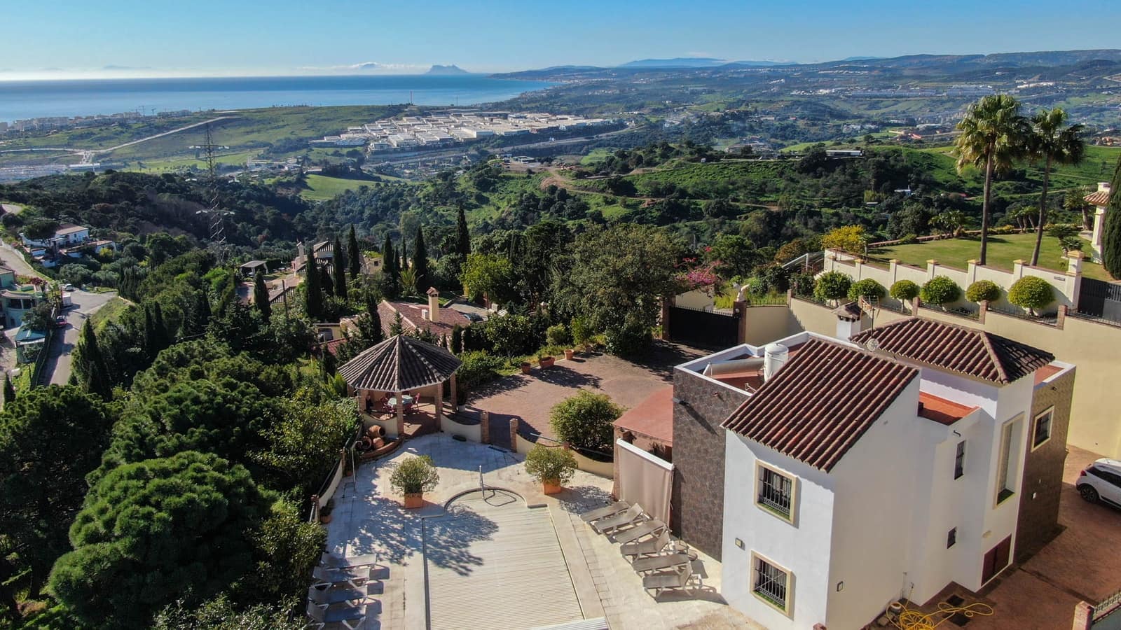 6 sypialnia Finka/Dom wiejski na sprzedaż w Estepona z basenem garażem - 995 000 € (Ref: 8742848)