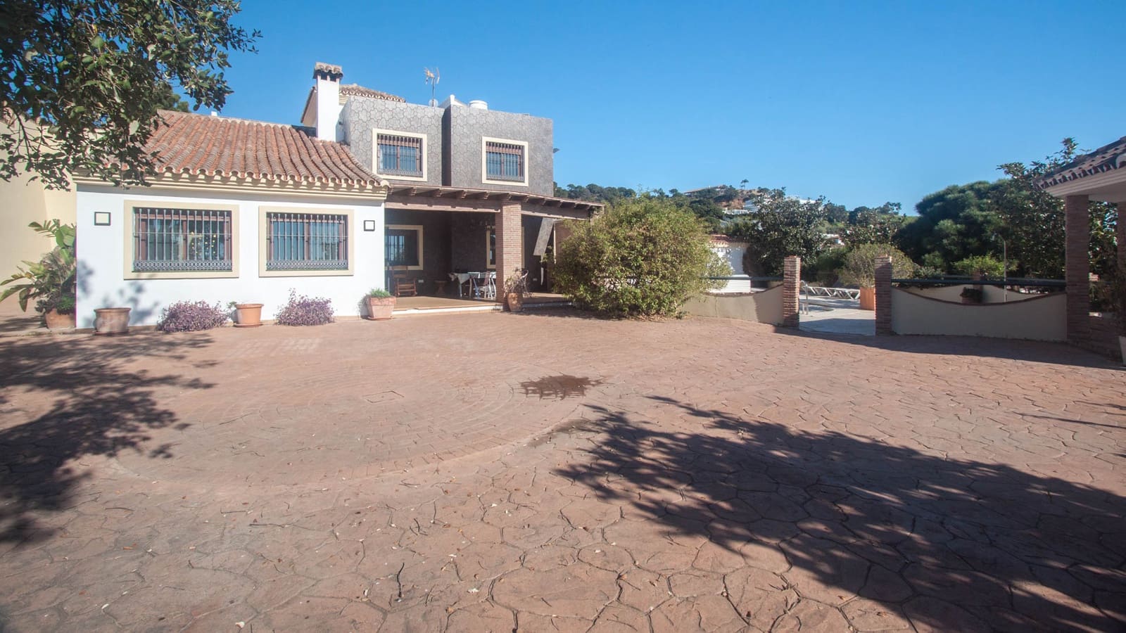 6 sypialnia Finka/Dom wiejski na sprzedaż w Estepona z basenem garażem - 995 000 € (Ref: 8742848)