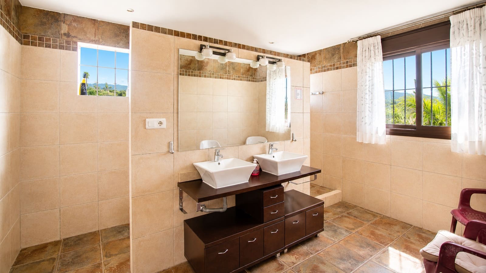 6 bedroom Finca/Country House for sale in Estepona with pool garage - € 1,095,000 (Ref: 8742848)