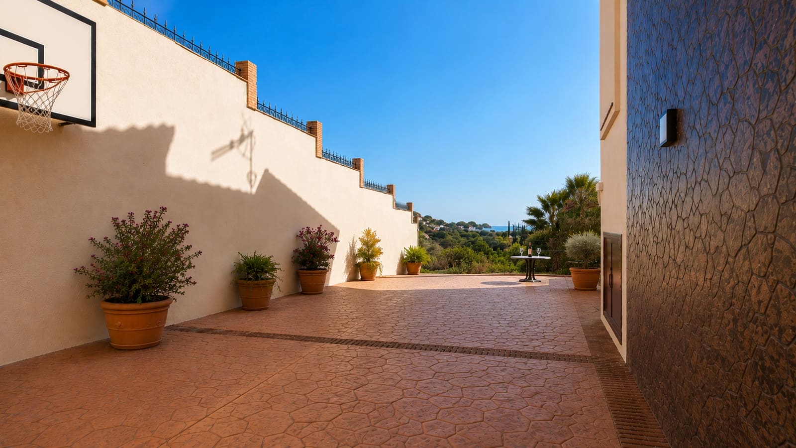 6 bedroom Finca/Country House for sale in Estepona with pool garage - € 1,095,000 (Ref: 8742848)