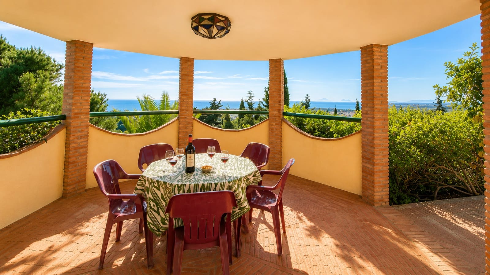 6 bedroom Finca/Country House for sale in Estepona with pool garage - € 1,095,000 (Ref: 8742848)