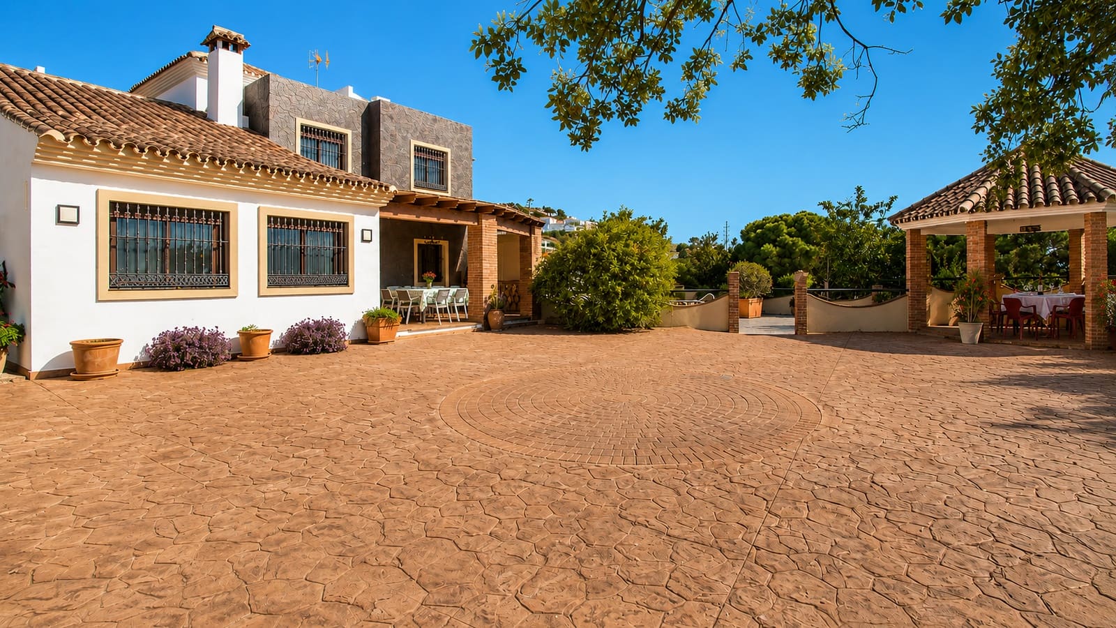 6 bedroom Finca/Country House for sale in Estepona with pool garage - € 1,095,000 (Ref: 8742848)