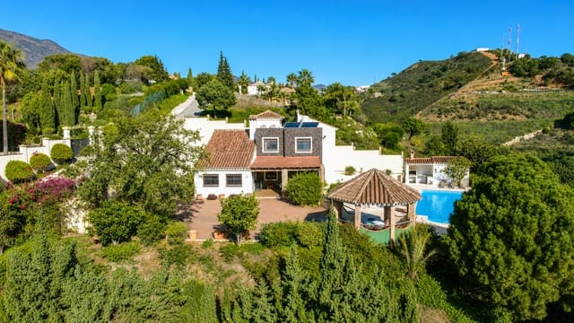 6 bedroom Finca/Country House for sale in Estepona with pool garage - € 1,095,000 (Ref: 8742848)