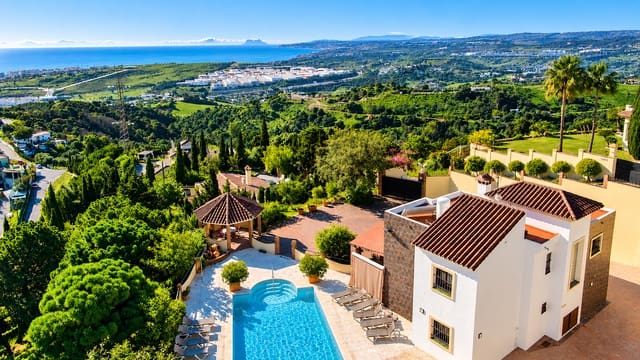 6 bedroom Finca/Country House for sale in Estepona with pool garage - € 1,095,000 (Ref: 8742848)