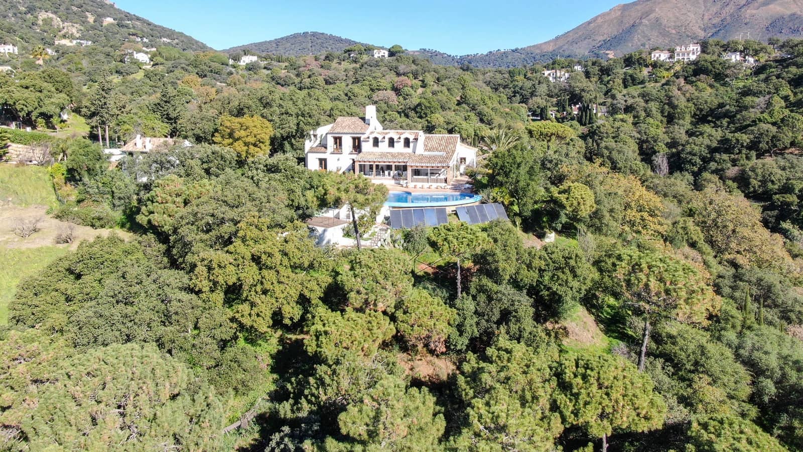 5 sypialnia Finka/Dom wiejski na sprzedaż w Casares z basenem garażem - 1 400 000 € (Ref: 8799162)