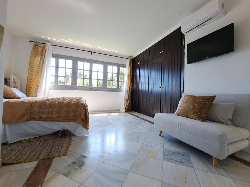 Villa te huur in Estepona met zwembad garage - € 5.250 (Ref: 9015607)