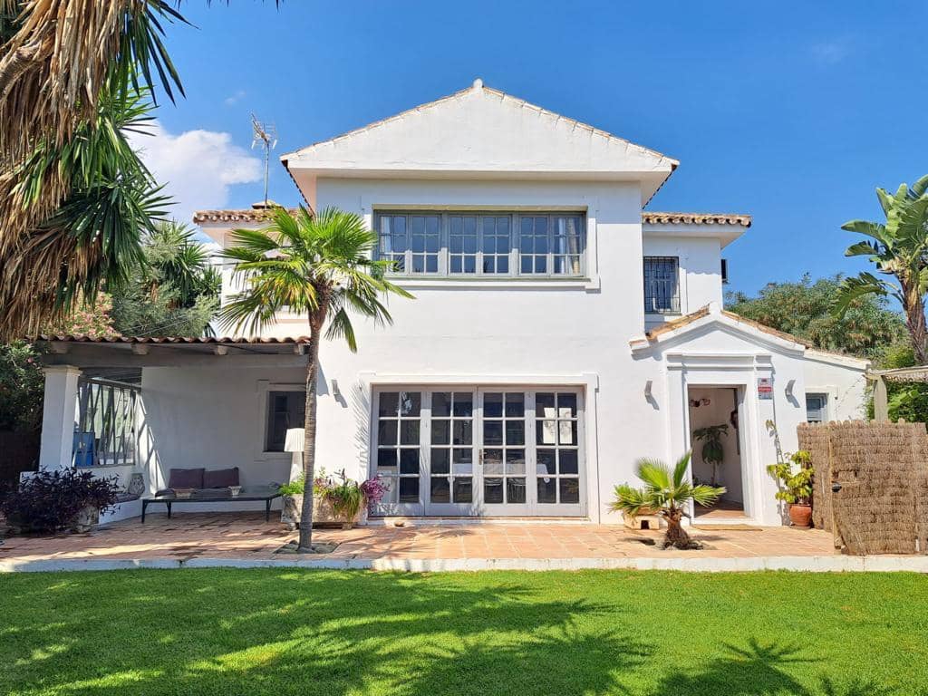 Villa te huur in Estepona met zwembad garage - € 5.250 (Ref: 9015607)