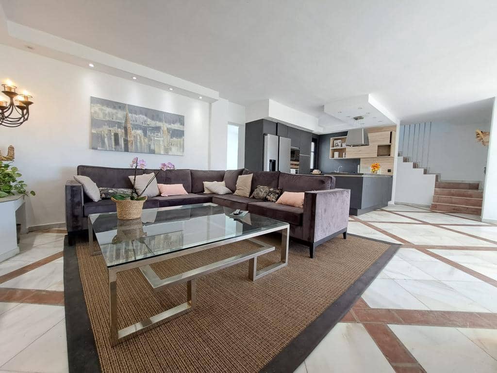 Villa te huur in Estepona met zwembad garage - € 5.250 (Ref: 9015607)