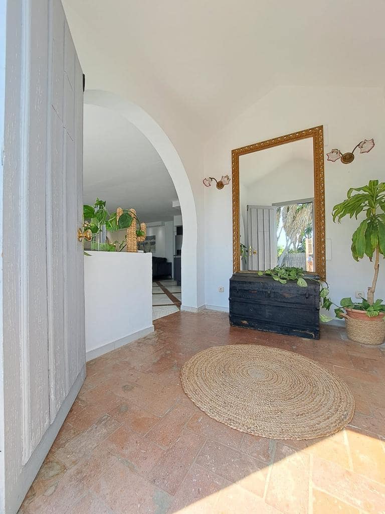 Villa te huur in Estepona met zwembad garage - € 5.250 (Ref: 9015607)