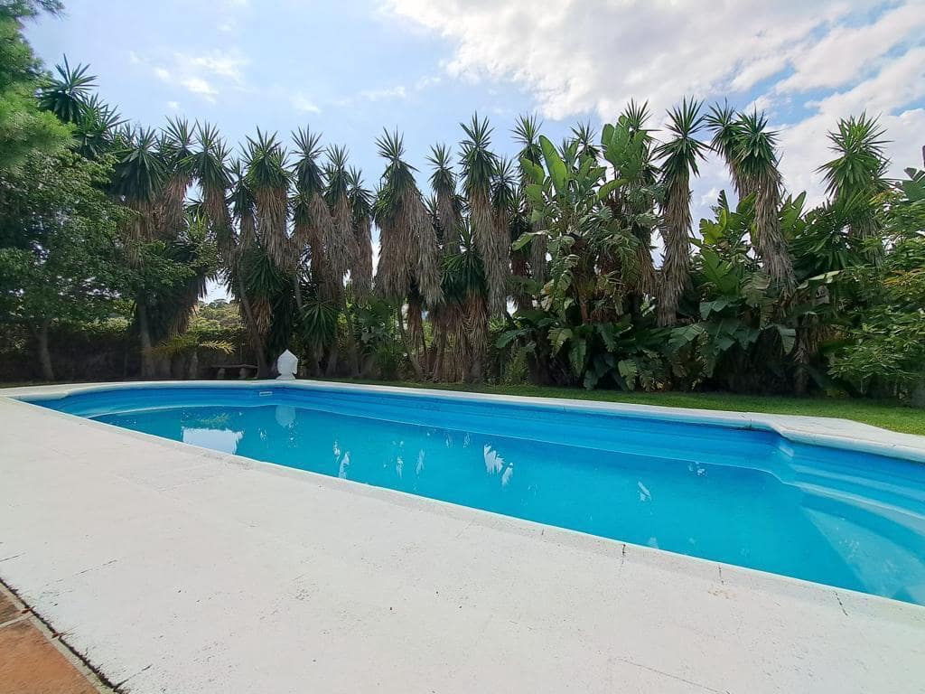 Villa te huur in Estepona met zwembad garage - € 5.250 (Ref: 9015607)