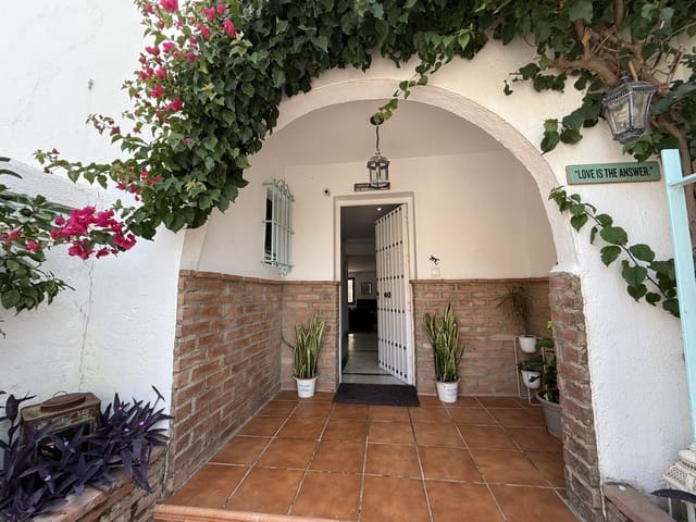 4 soveværelse Byhus til salg i Casares med swimmingpool - € 595.000 (Ref: 9087383)