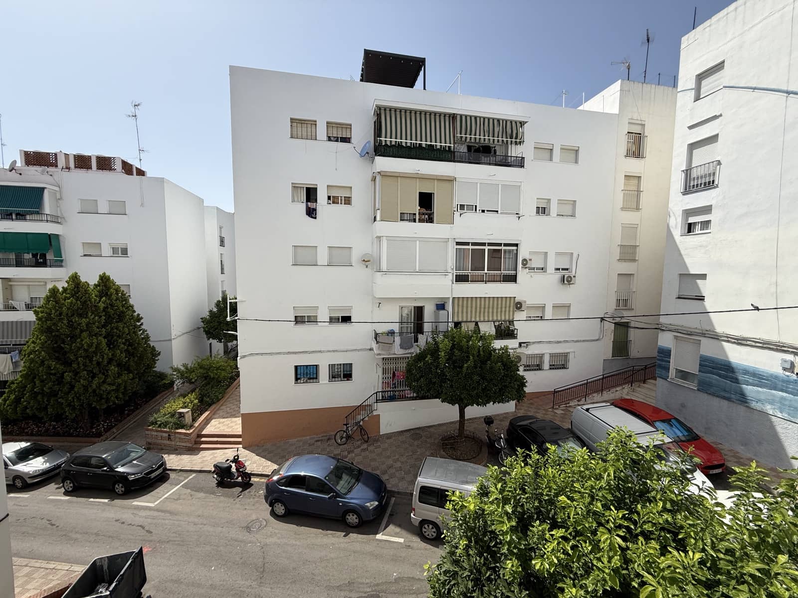 3 bedroom Apartment for sale in Estepona - € 220,000 (Ref: 9144291)