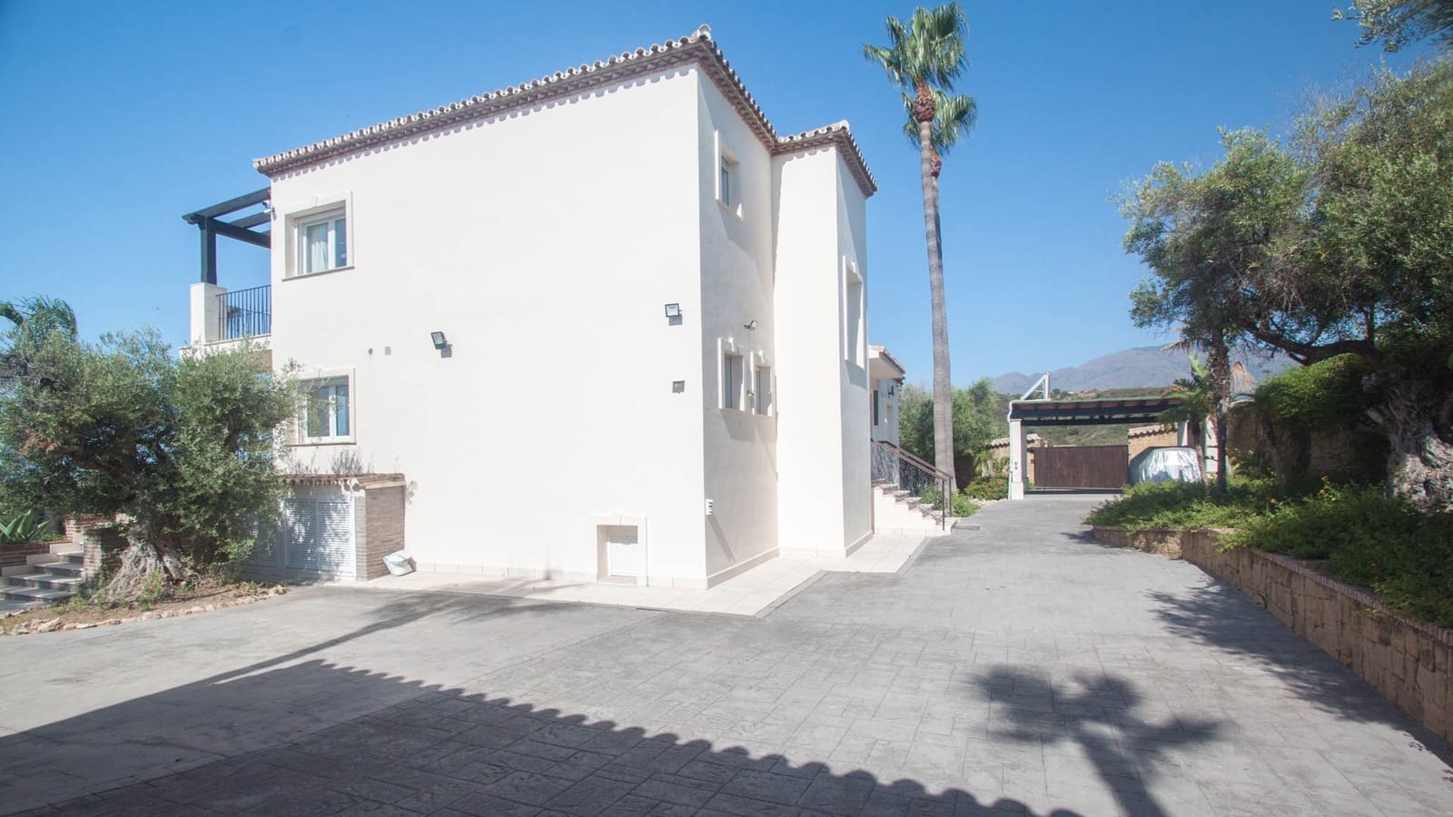 4 slaapkamer Finca/Landhuis te koop in Estepona met zwembad garage - € 2.450.000 (Ref: 9175453)