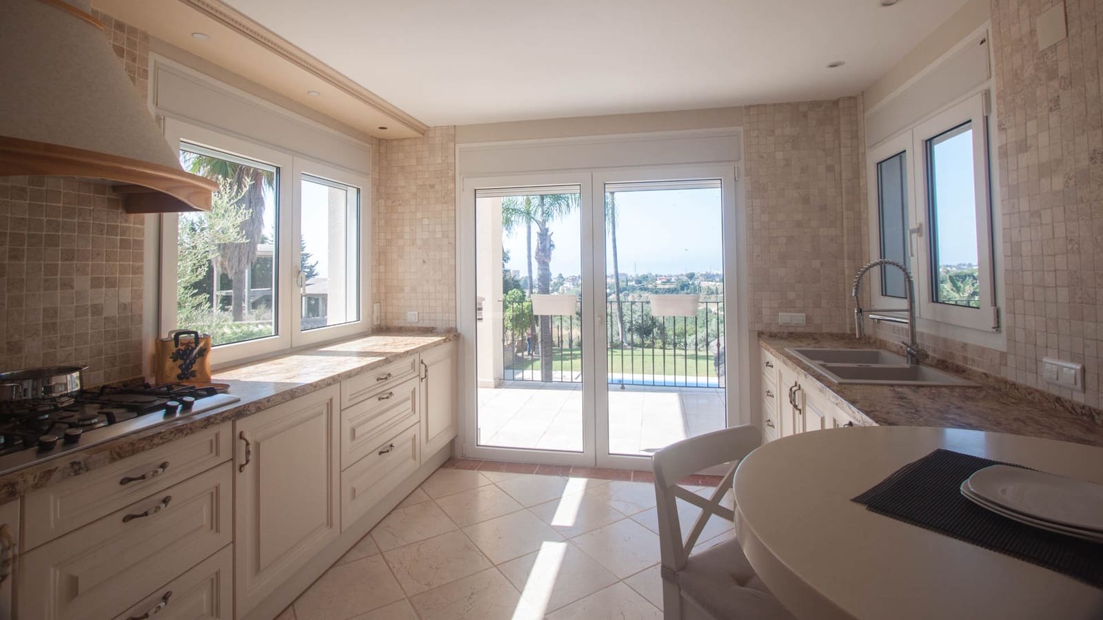 4 slaapkamer Finca/Landhuis te koop in Estepona met zwembad garage - € 2.450.000 (Ref: 9175453)