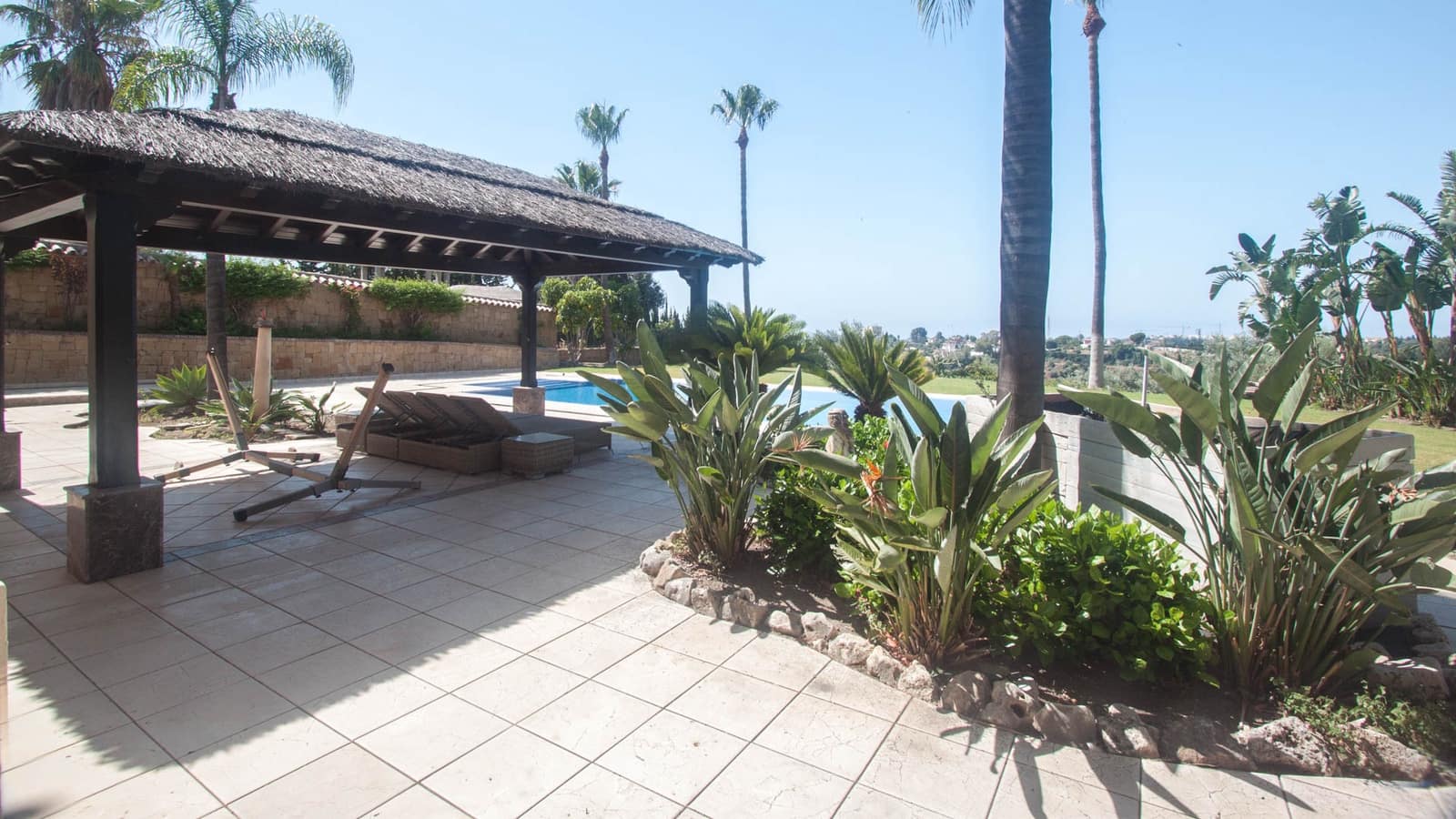 4 slaapkamer Finca/Landhuis te koop in Estepona met zwembad garage - € 2.450.000 (Ref: 9175453)