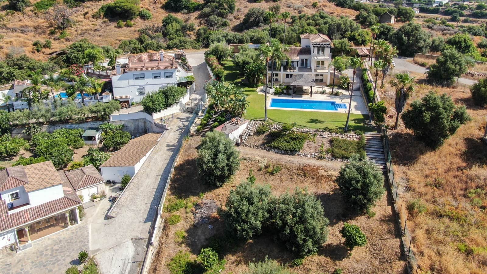 4 slaapkamer Finca/Landhuis te koop in Estepona met zwembad garage - € 2.450.000 (Ref: 9175453)