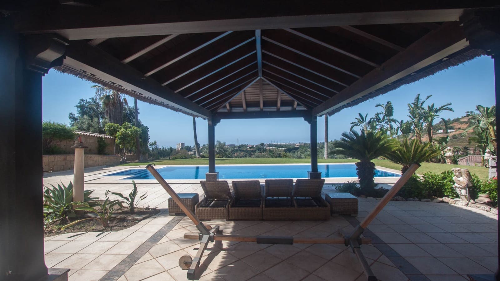4 slaapkamer Finca/Landhuis te koop in Estepona met zwembad garage - € 2.450.000 (Ref: 9175453)