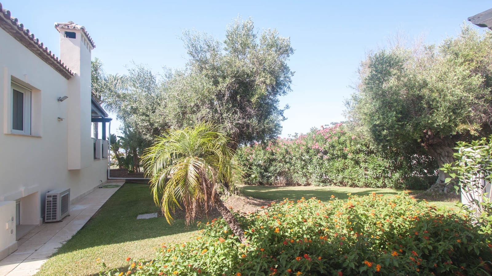4 slaapkamer Finca/Landhuis te koop in Estepona met zwembad garage - € 2.450.000 (Ref: 9175453)