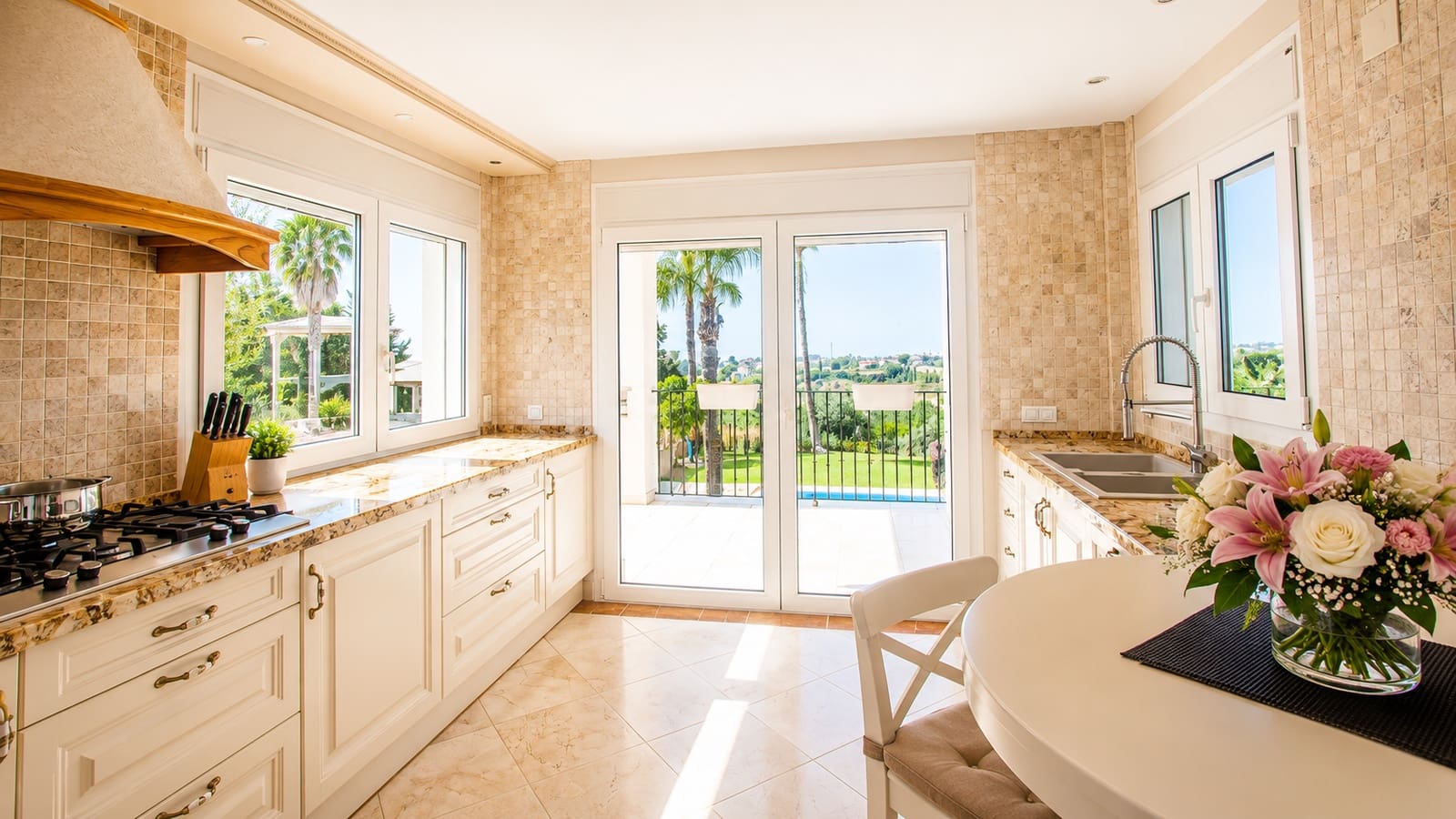 4 soverom Finca/Herregård til salgs i Estepona med svømmebasseng garasje - € 2 450 000 (Ref: 9175453)